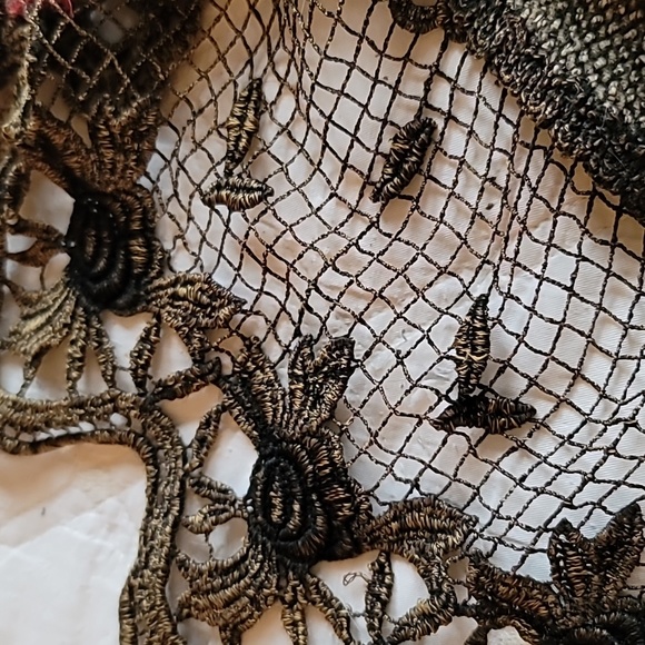 Terry Brand poncho with sleeves and detail at hem - Picture 9 of 10